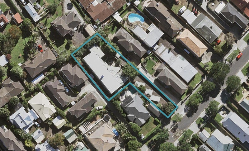 2/15 Puriri Avenue, Greenlane, Auckland - Carousel 1