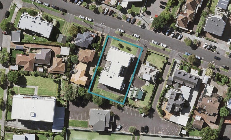 2/9 Marau Crescent, Mission Bay, Auckland - Carousel 1