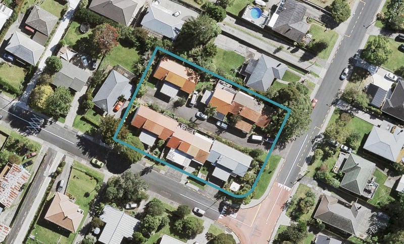 85D Stottholm Road, Titirangi, Auckland - Carousel 1