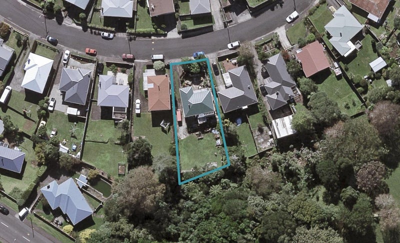 27 Essex Street, Vogeltown, New Plymouth - Carousel 1
