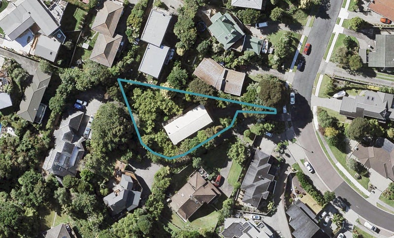 18 Helvetia Drive, Browns Bay, Auckland - Carousel 1