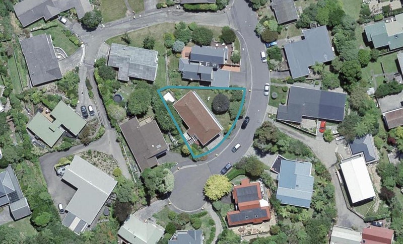 6 Ridd Crescent, Karori, Wellington - Carousel 1