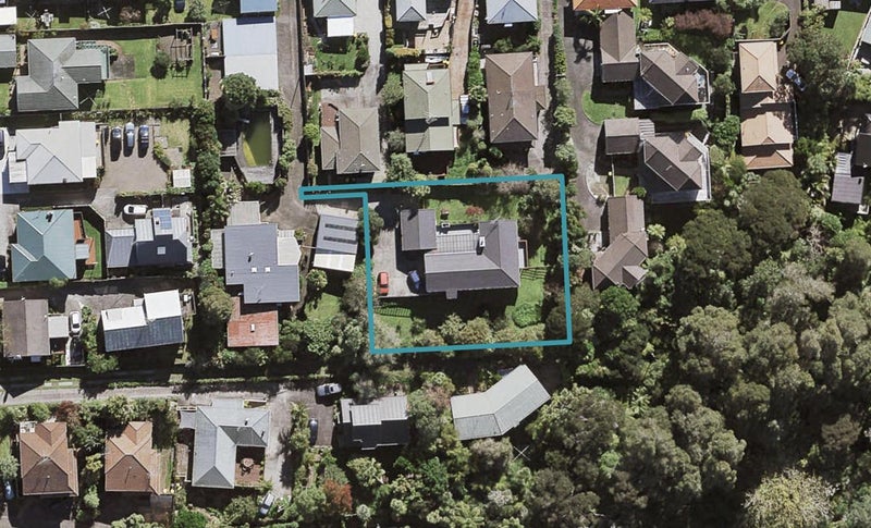 1B Waratah Street, Birkenhead, Auckland - Carousel 1