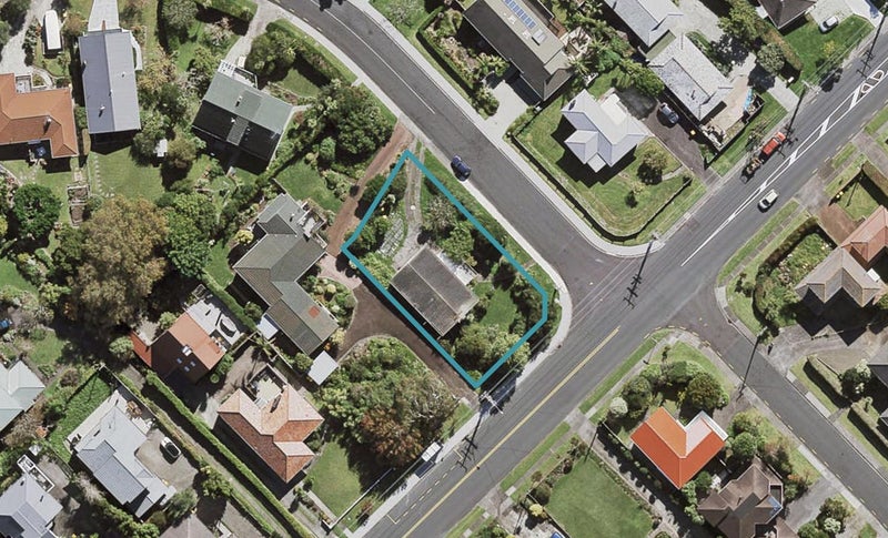 69 Ocean View Road, Hillcrest, Auckland - Carousel 1