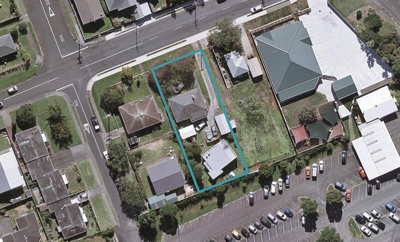 1/81 Lorna Street, Lynmouth, New Plymouth - Carousel 1