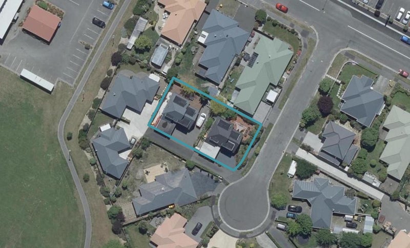 2/4 Parkwood Place, Parklands, Christchurch - Carousel 1