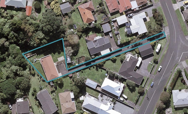128B Govett Avenue, Frankleigh Park, New Plymouth - Carousel 1
