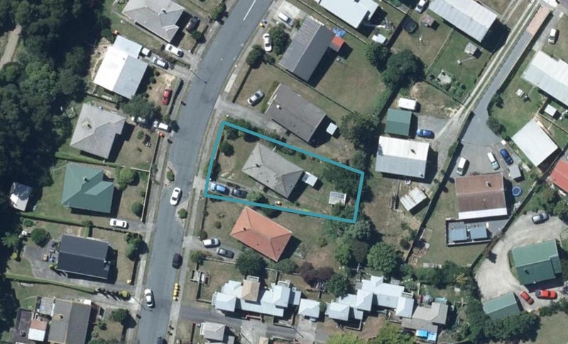 28 Waihemo Street, Waitangirua, Porirua - Carousel 1