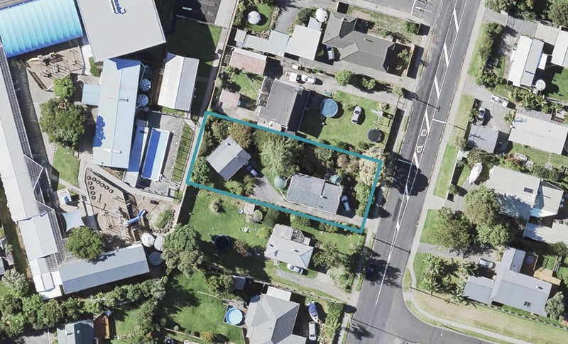 12 Bell Road, Beachlands, Auckland - Carousel 1