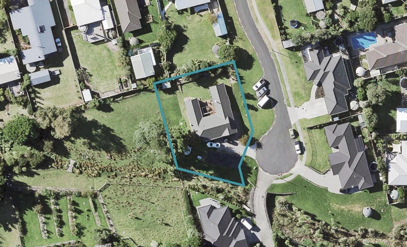 1 Neill Boak Place, Beachlands, Auckland - Carousel 1