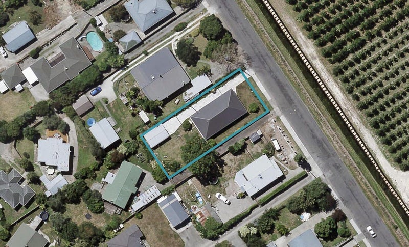 401 Collinge Road, Mayfair, Hastings - Carousel 1