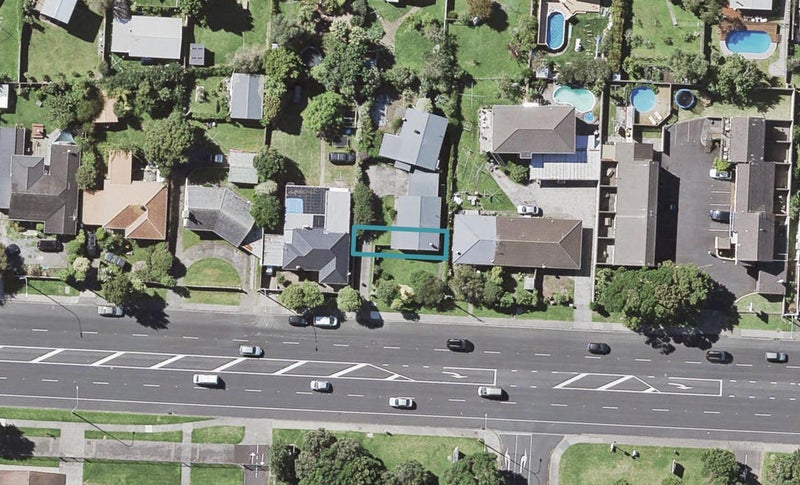 2/678 Pakuranga Road, Howick, Auckland - Carousel 1
