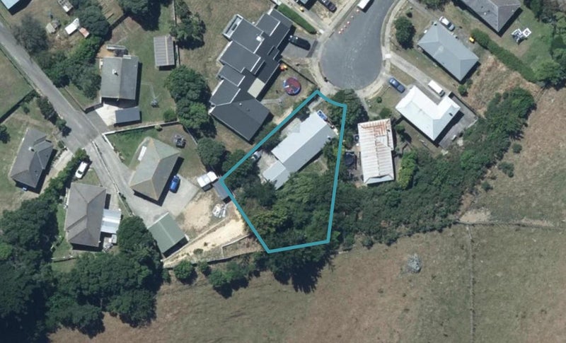 24 Marne Grove, Waitangirua, Porirua - Carousel 1