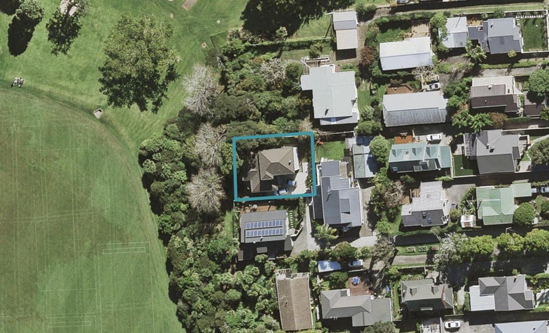 26B Gladstone Road, Northcote, Auckland - Carousel 1