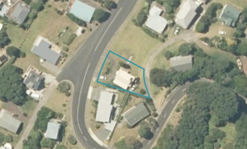 315 Onemana Drive, Onemana, Whangamatā - Carousel 1