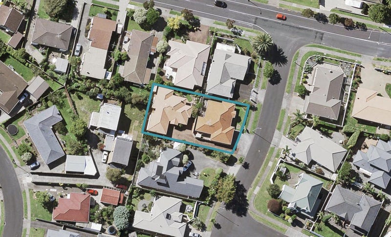 2/3 Driscoll Place, Farm Cove, Auckland - Carousel 1