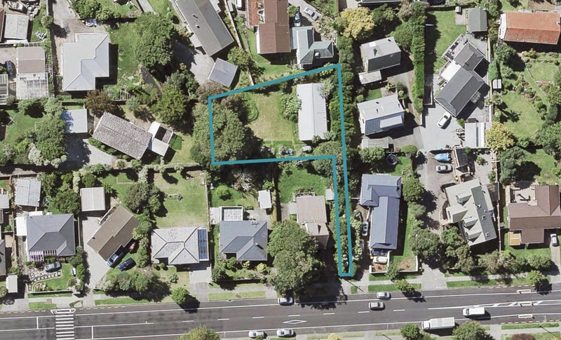 80 Gills Road, Bucklands Beach, Auckland - Carousel 1