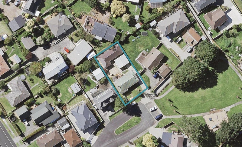 8 Hazelmay Place, Bucklands Beach, Auckland - Carousel 1