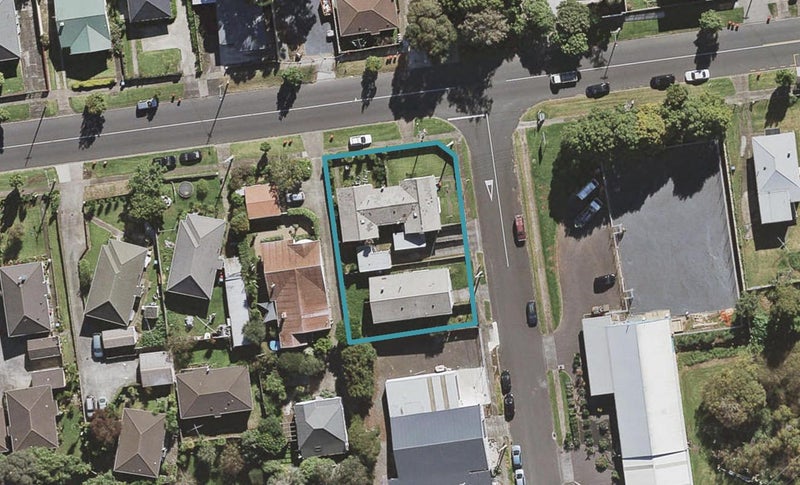 1B Mountjoy Place, Onehunga, Auckland - Carousel 1