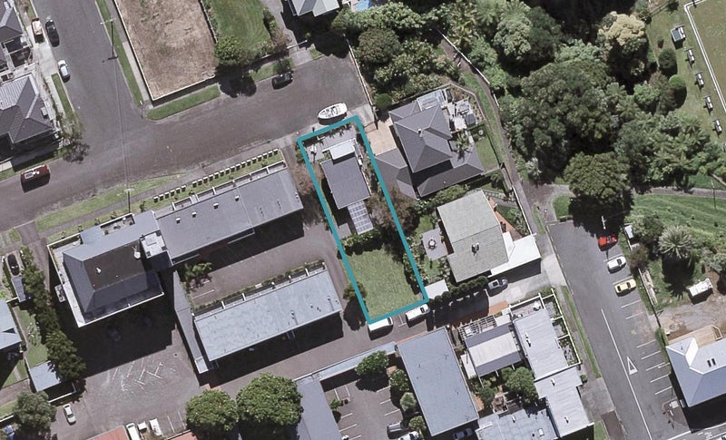 218 Gill Street, Strandon, New Plymouth - Carousel 1