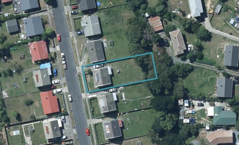 11 Waihora Crescent, Waitangirua, Porirua - Carousel 1