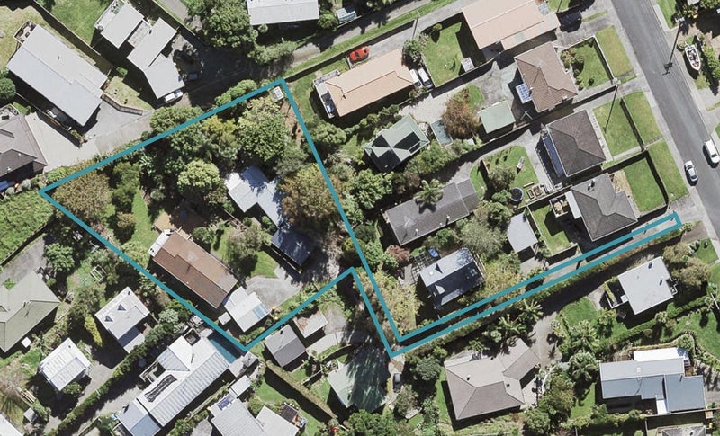 2/9 Kia Ora Road, Beach Haven, Auckland - Carousel 1
