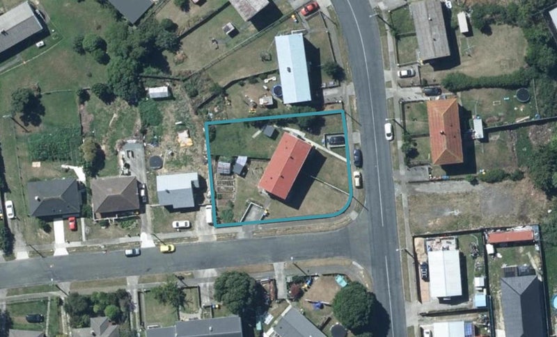 2 Cumberland Grove, Cannons Creek, Porirua - Carousel 1