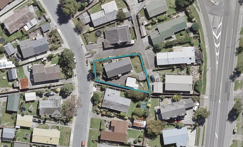 32 Shanly Street, Brown Owl, Upper Hutt - Carousel 1