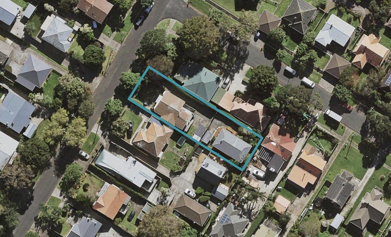 13 Rangipawa Road, One Tree Hill, Auckland - Carousel 1