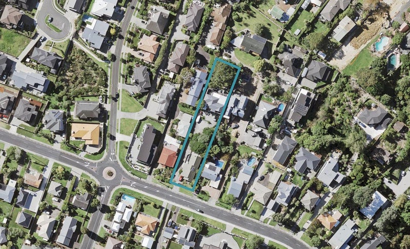 2/58 Beach Road, Mellons Bay, Auckland - Carousel 1