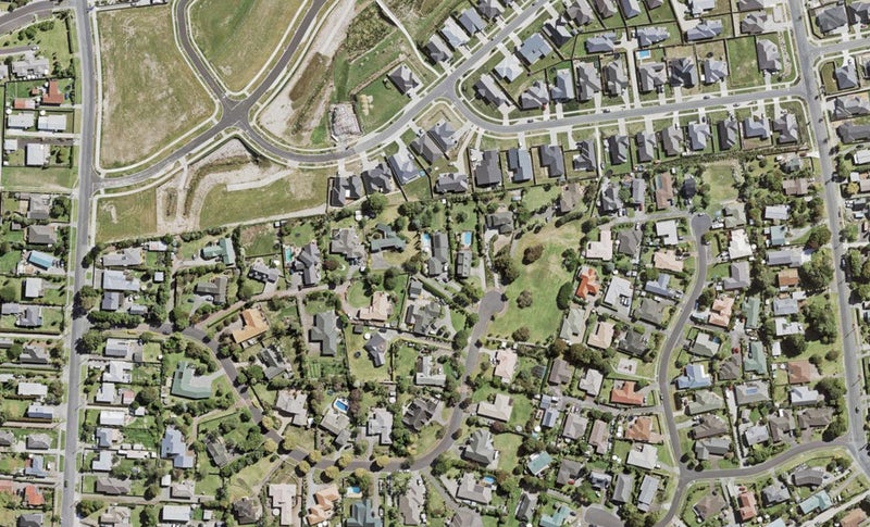 75 Sunny Crescent, Huapai, Kumeu - Carousel 1