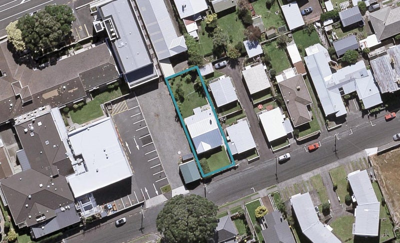 60 Young Street, New Plymouth, New Plymouth - Carousel 1