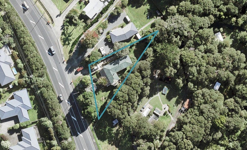 386 Whangaparaoa Road, Stanmore Bay, Whangaparaoa - Carousel 1