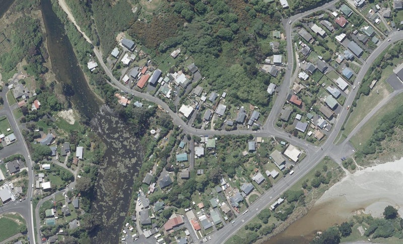 13 McIntosh Road, Brighton, Dunedin - Carousel 1