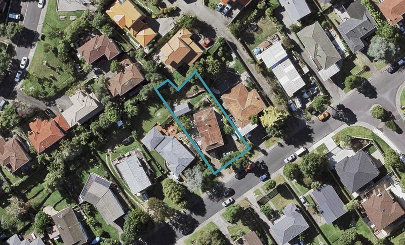 40 Lavery Place, Sunnynook, Auckland - Carousel 1