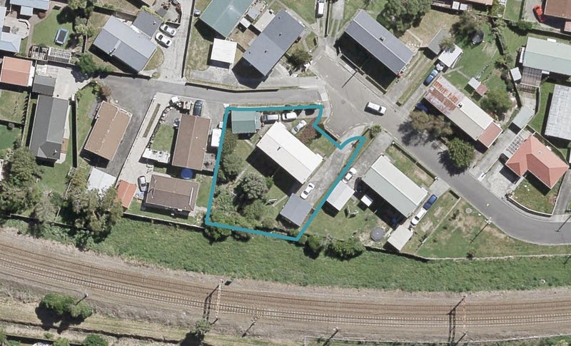 1/28 Trevethick Grove, Woburn, Lower Hutt - Carousel 1