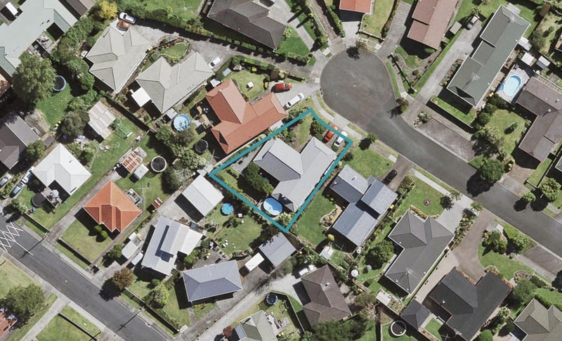 18 Septimus Place, Henderson, Auckland - Carousel 1