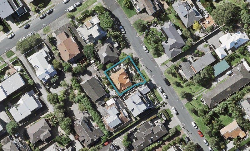 12 Beacholm Road, Takapuna, Auckland - Carousel 1