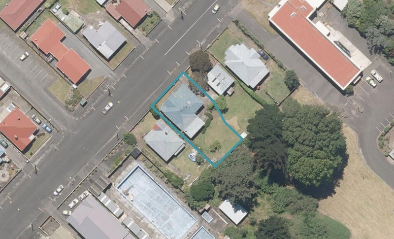 33 Tawa Street, Gonville, Whanganui - Carousel 1