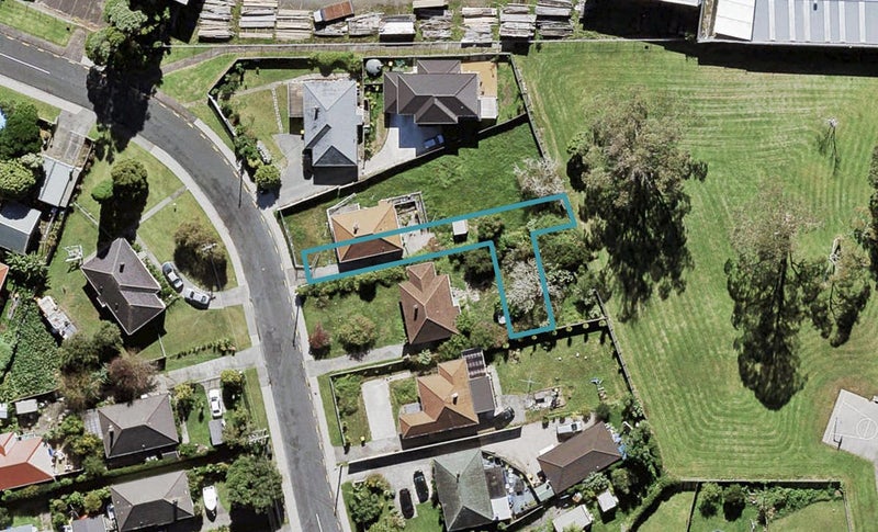 5/6 Hill Crescent, New Lynn, Auckland - Carousel 1
