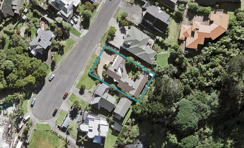 32 Sylvania Crescent, Lynfield, Auckland - Carousel 1