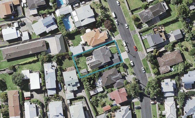 5 Hemi Street, Narrow Neck, Auckland - Carousel 1