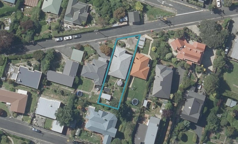 13 Springhill Road, Mornington, Dunedin - Carousel 1