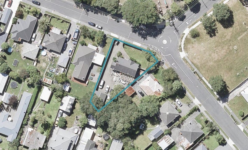 12 Homedale Road, Wainuiomata, Lower Hutt - Carousel 1