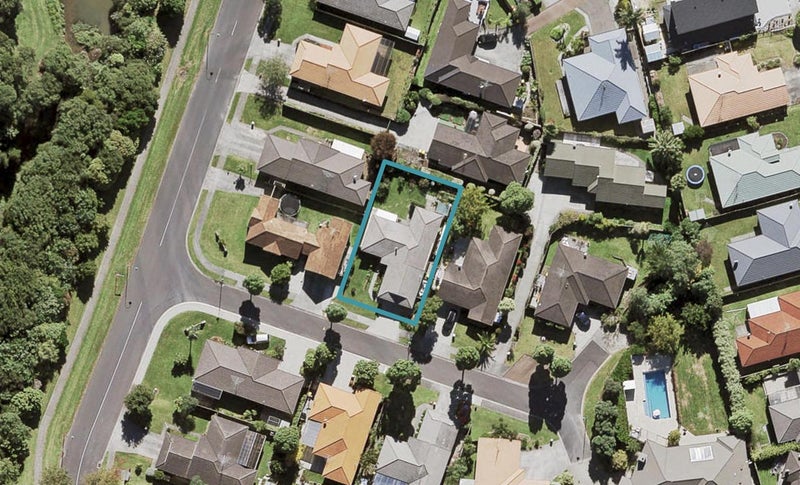 4 Stonegate Close, Westgate, Auckland - Carousel 1