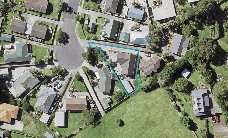 32 Cranberry Place, Bucklands Beach, Auckland - Carousel 1
