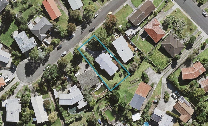 6 Cheryl Place, Hillcrest, Auckland - Carousel 1
