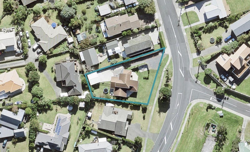 59 SHAKESPEAR RD, Army Bay, Whangaparaoa - Carousel 1