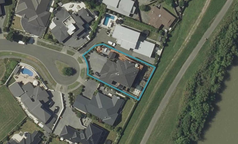 17 Riverstone Grove, Hokowhitu, Palmerston North - Carousel 1