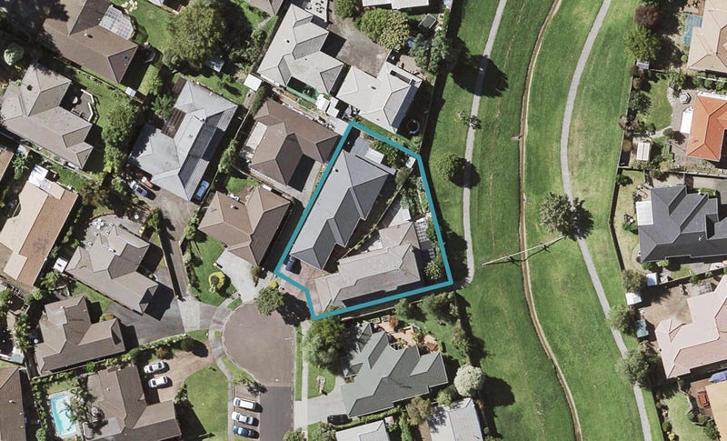 2/19 Pajaro Place, Golflands, Auckland - Carousel 1